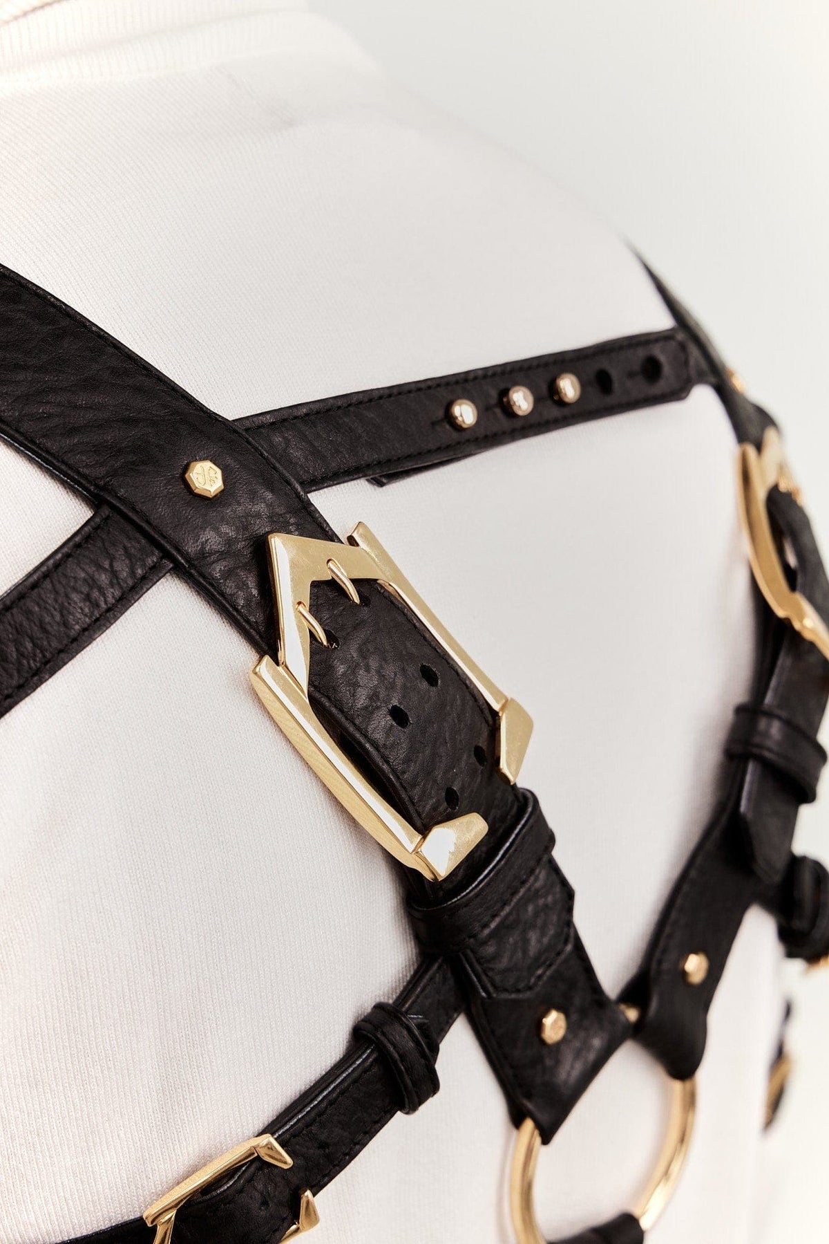 Eskandur men&#39;s black leather luxury premium apron back gold o-rings buckles rivets