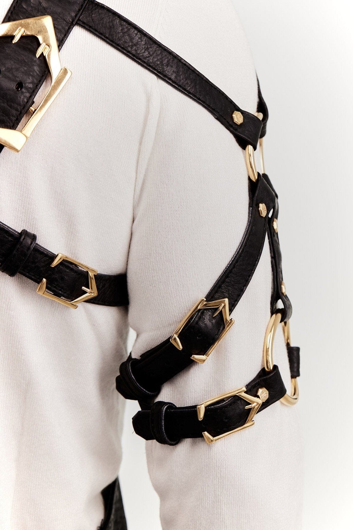 Eskandur men&#39;s black leather luxury premium apron zoom on right shoulder straps with gold hardware