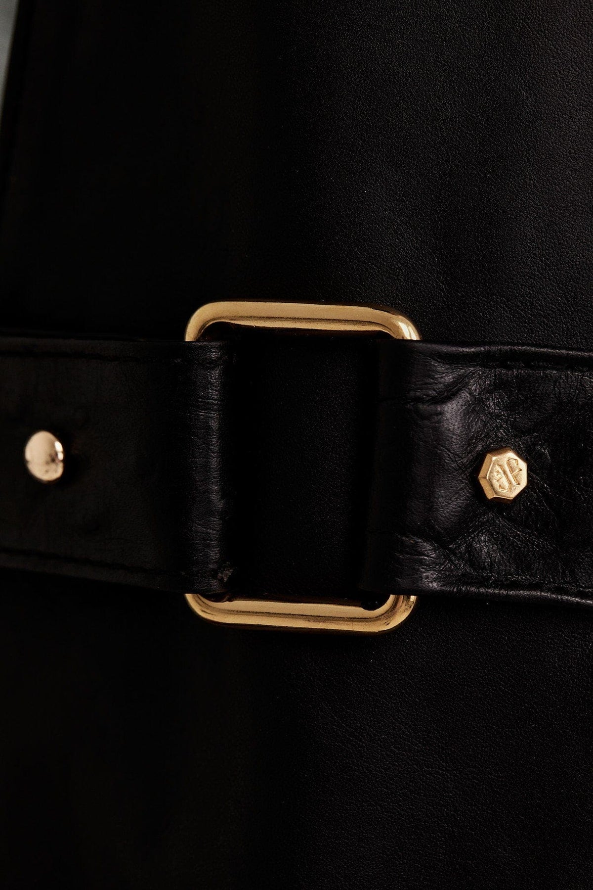 Eskandur men&#39;s black leather luxury premium apron zoom on square gold ring with two collar buttons