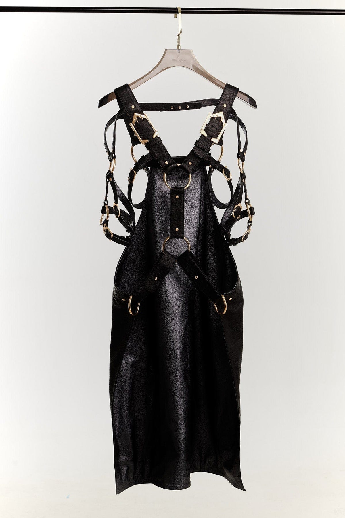 Eskandur men&#39;s black leather luxury premium apron ghost mannequin back view with hanger