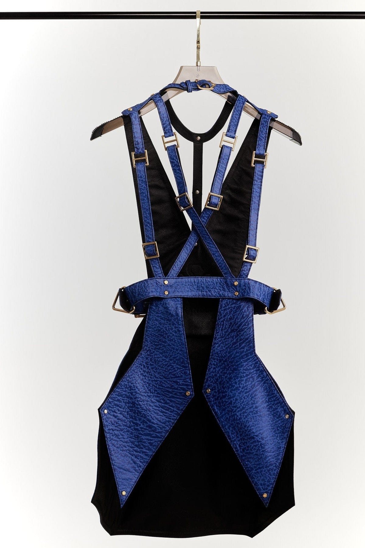 Eskandur women&#39;s blue leather luxury premium apron ghost mannequin back picture hanging straps