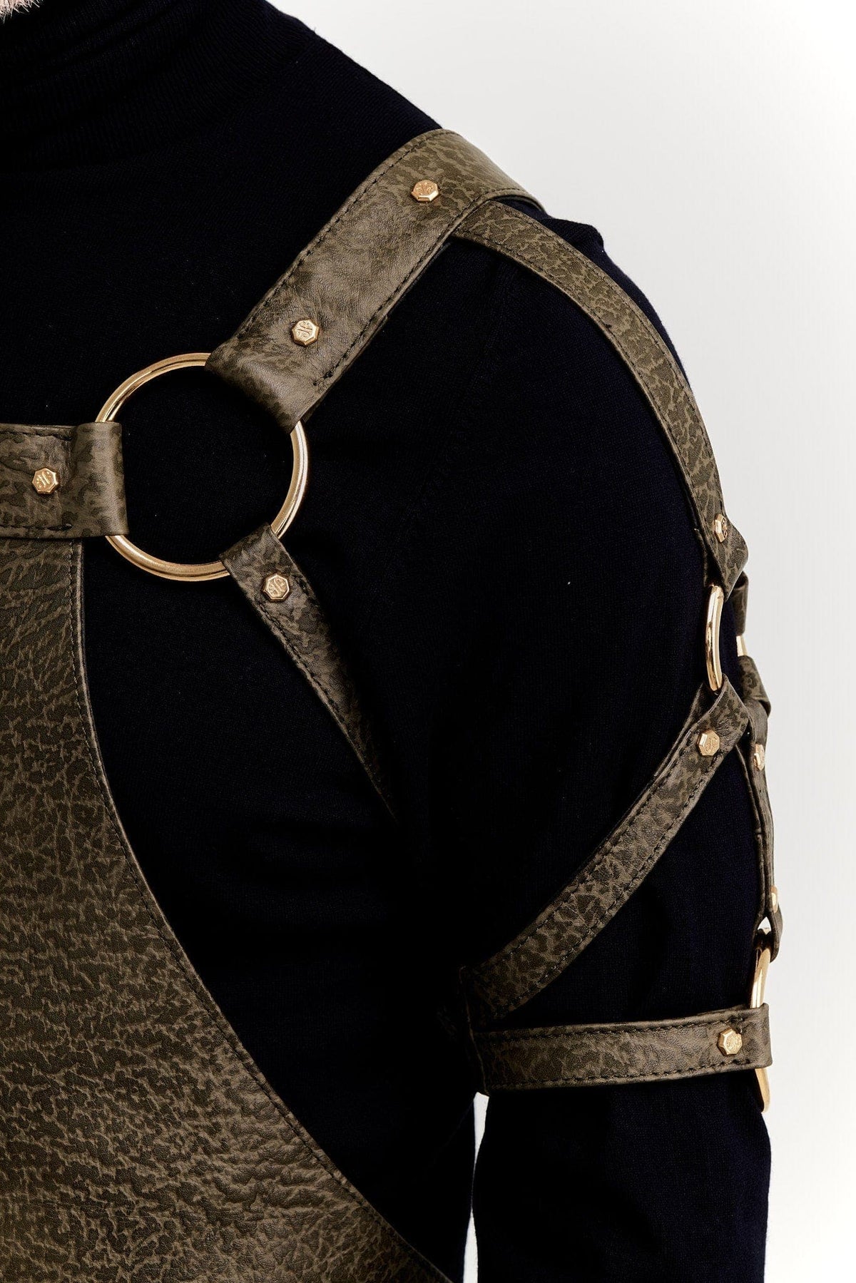 Eskandur men&#39;s green leather luxury premium apron gold o-ring arms black shirt